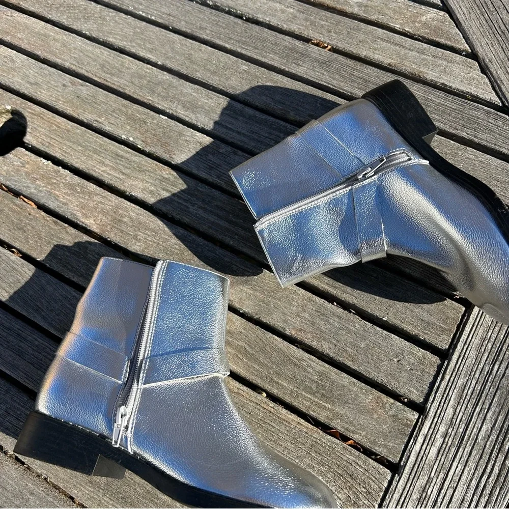 Kids' Minnow Metallic Harness Bootie by Dolce Vita Size Big Kids size 5‎ silver